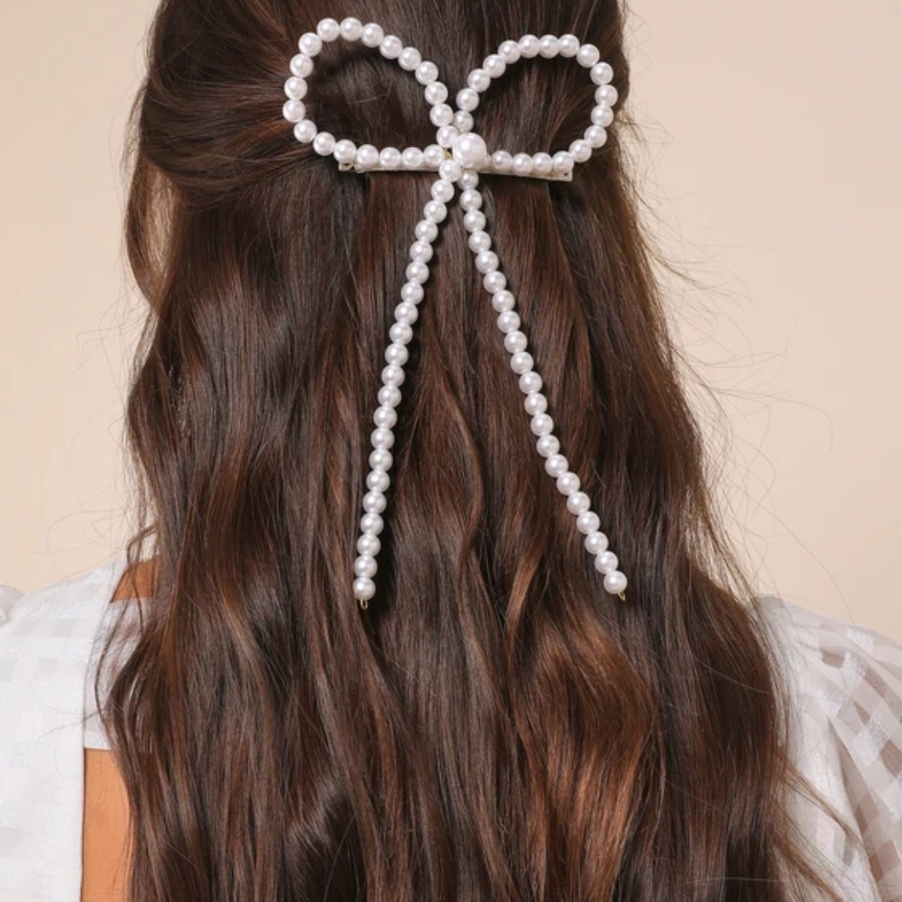 Lulu's Pearl Bow Hair Accessory